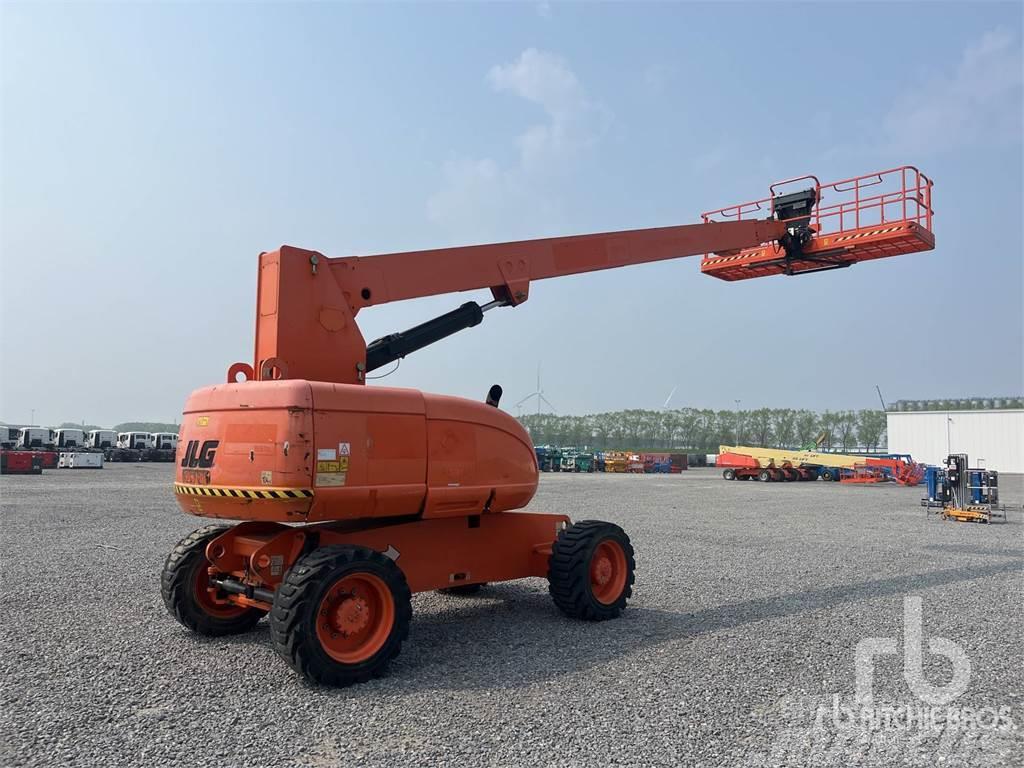 JLG 680S Articulated boom lifts