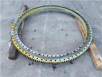 Liebherr LTM 1030-2 slewing ring
