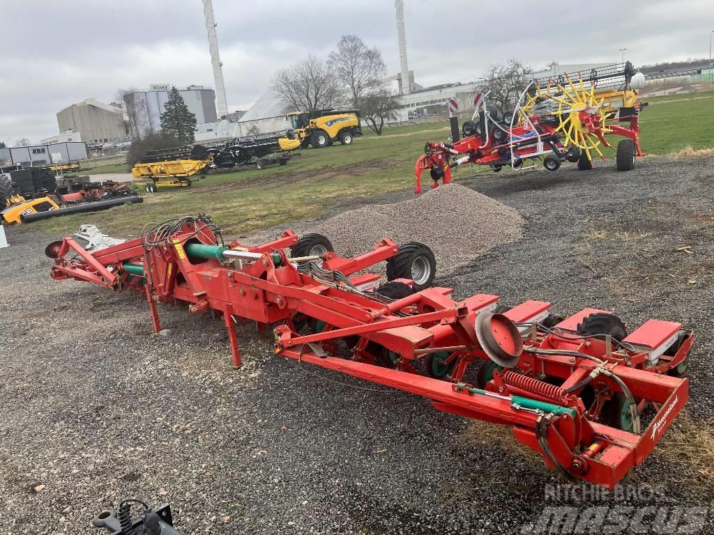 Kverneland Accord Monopill Precision sowing machines