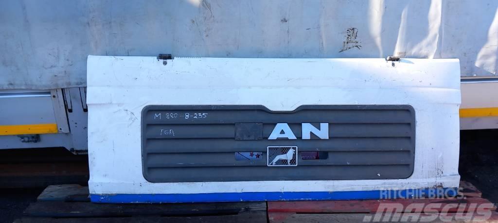 MAN TGA 18.360 81611100053  FRONT GRILL Cabins and interior
