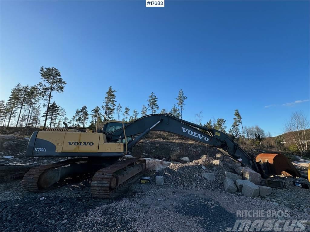 Volvo EC290CL Tracked excavator w/ digging bucket and ch Crawler excavators