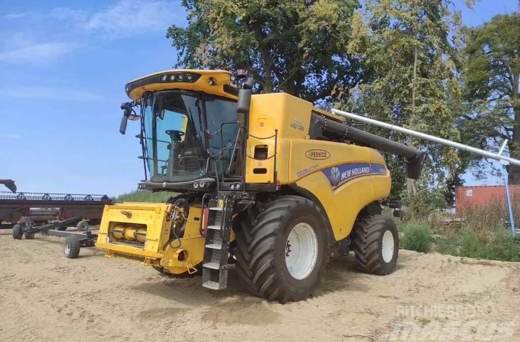 New Holland CR 8.90 Combine harvesters