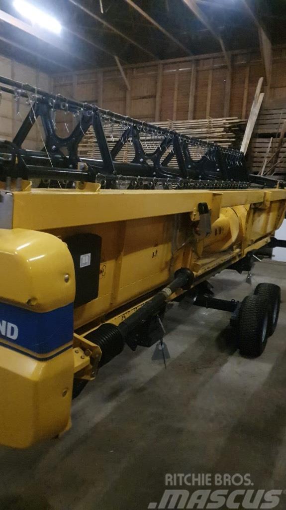 New Holland TC 5.90 RS Combine harvesters