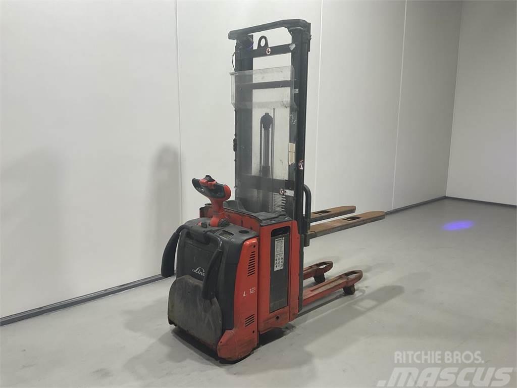 Linde L12L AP Self propelled stackers