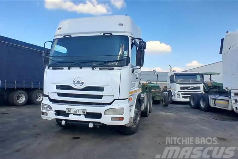 UD QUESTER GWE440 Other trucks