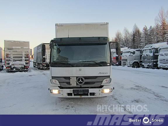 Mercedes-Benz 818L /33 Box body trucks