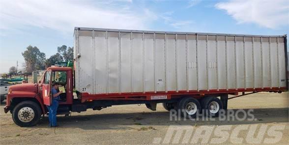 International S1900 Farm / grain trucks