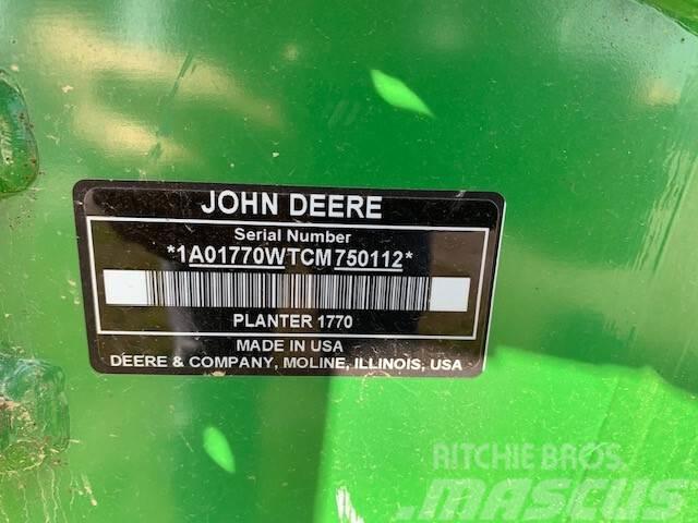 John Deere 1770NT Planters
