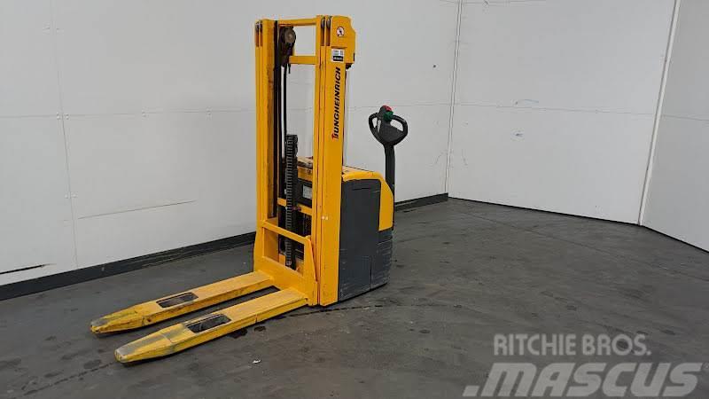 Jungheinrich EJC 212 Self propelled stackers