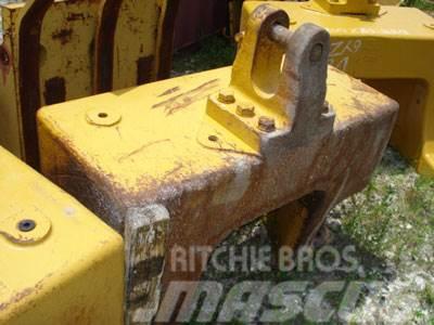 CAT D8R / N Counterweight, Rear Other components