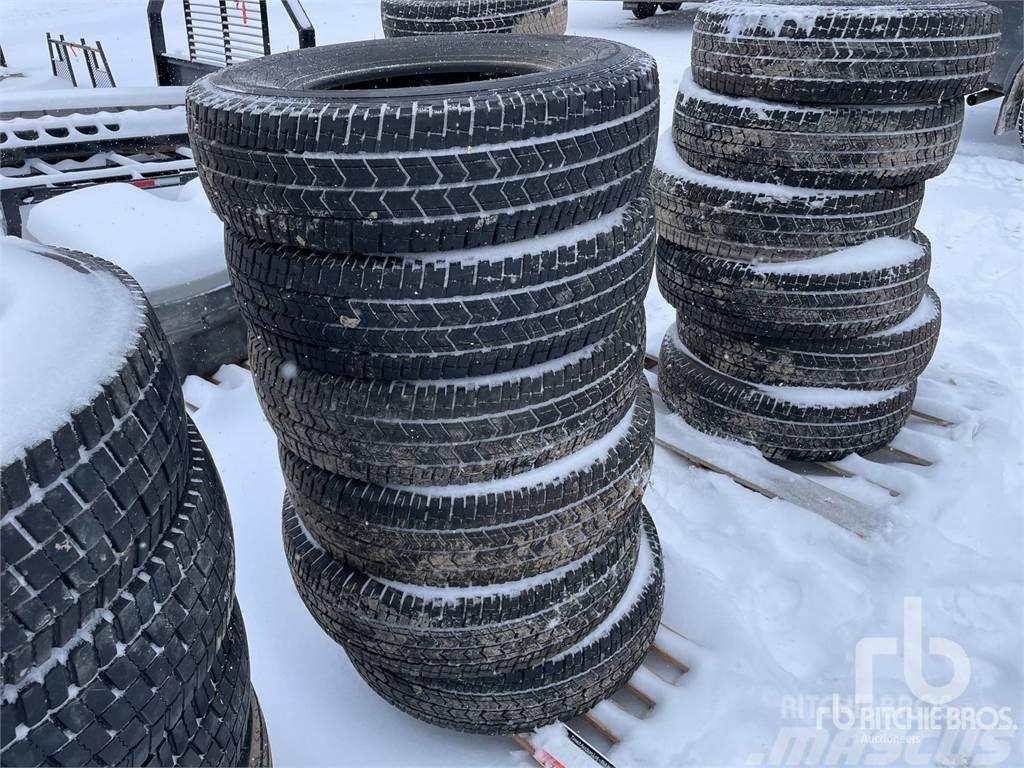 Michelin Quantity of (6) 235/80R17 Tyres, wheels and rims