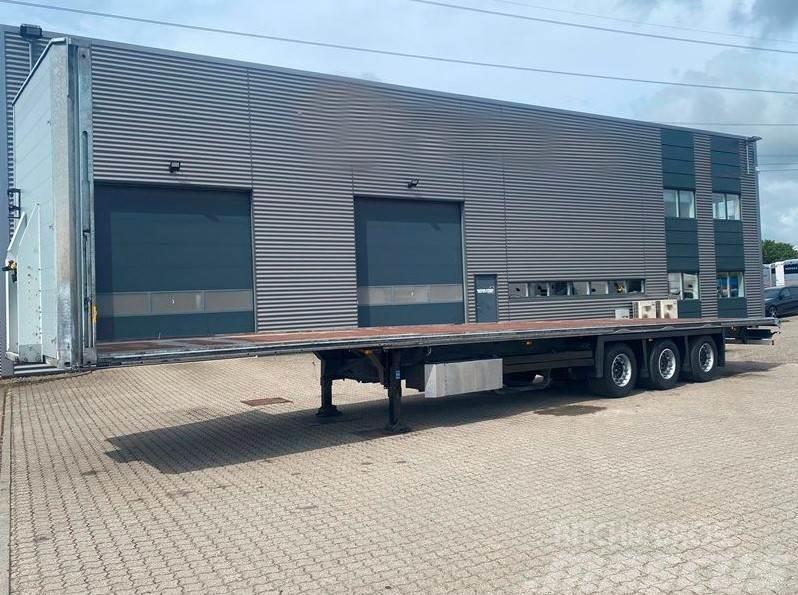 Schmitz 3-aks Mega trailer Flatbed/Dropside semi-trailers