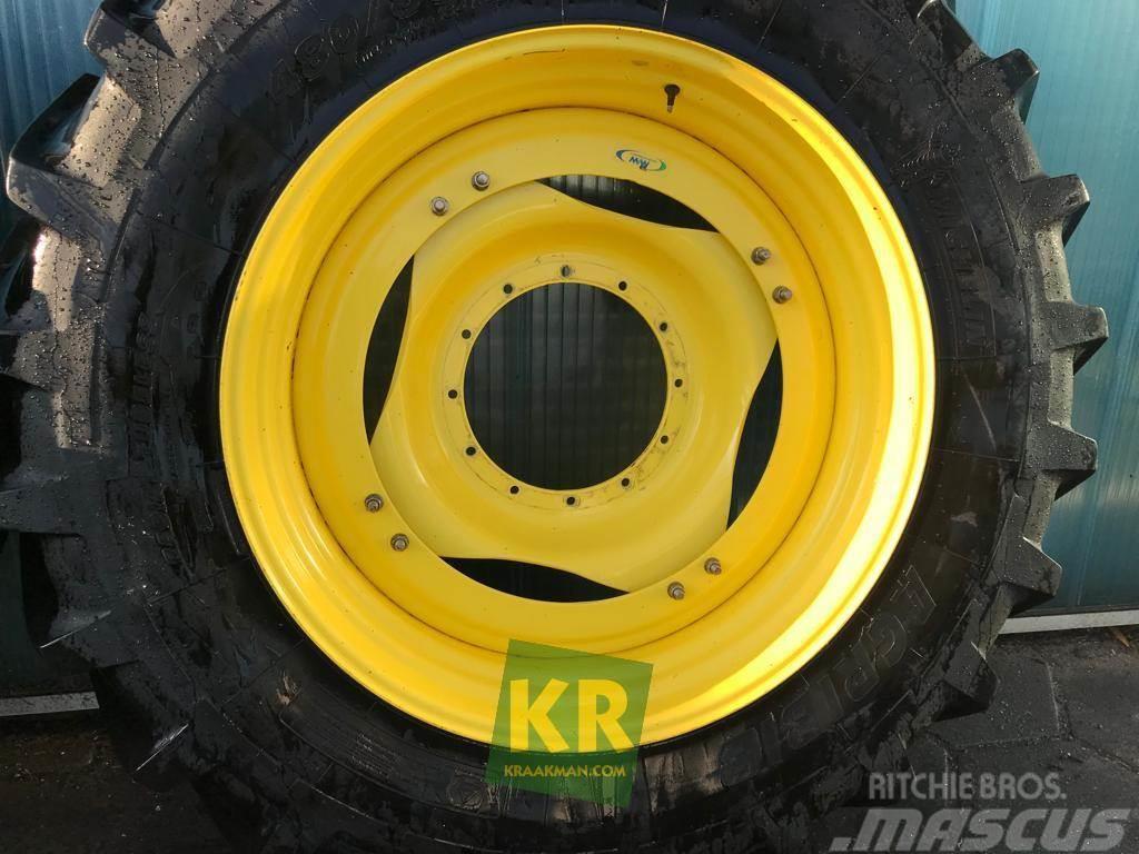 Michelin 18.4R42 set wielen Tyres, wheels and rims