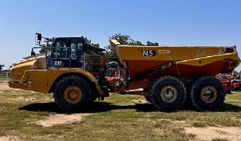 CAT 745