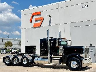 Peterbilt 389