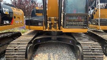 CAT 323 D