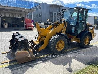 CAT 906M