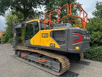 Volvo EC 230