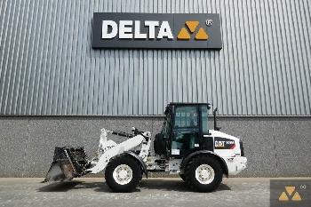 CAT 906M