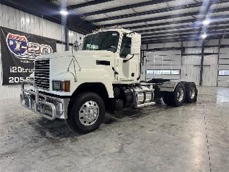Mack Pinnacle