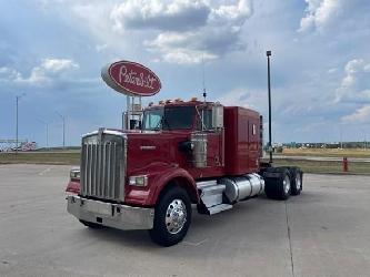 Kenworth W900B