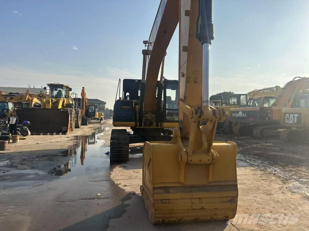 CAT 325 D Rupsgraafmachines