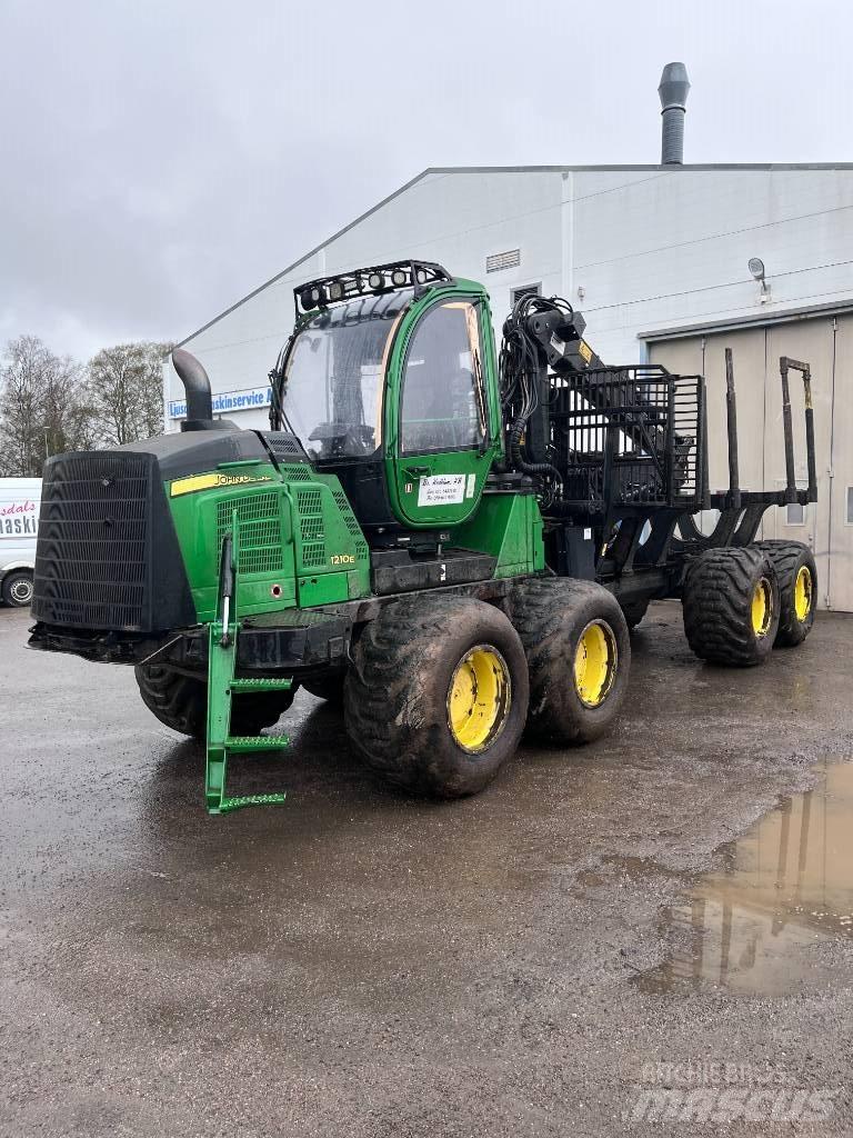 John Deere 1210 E Uitrijwagens