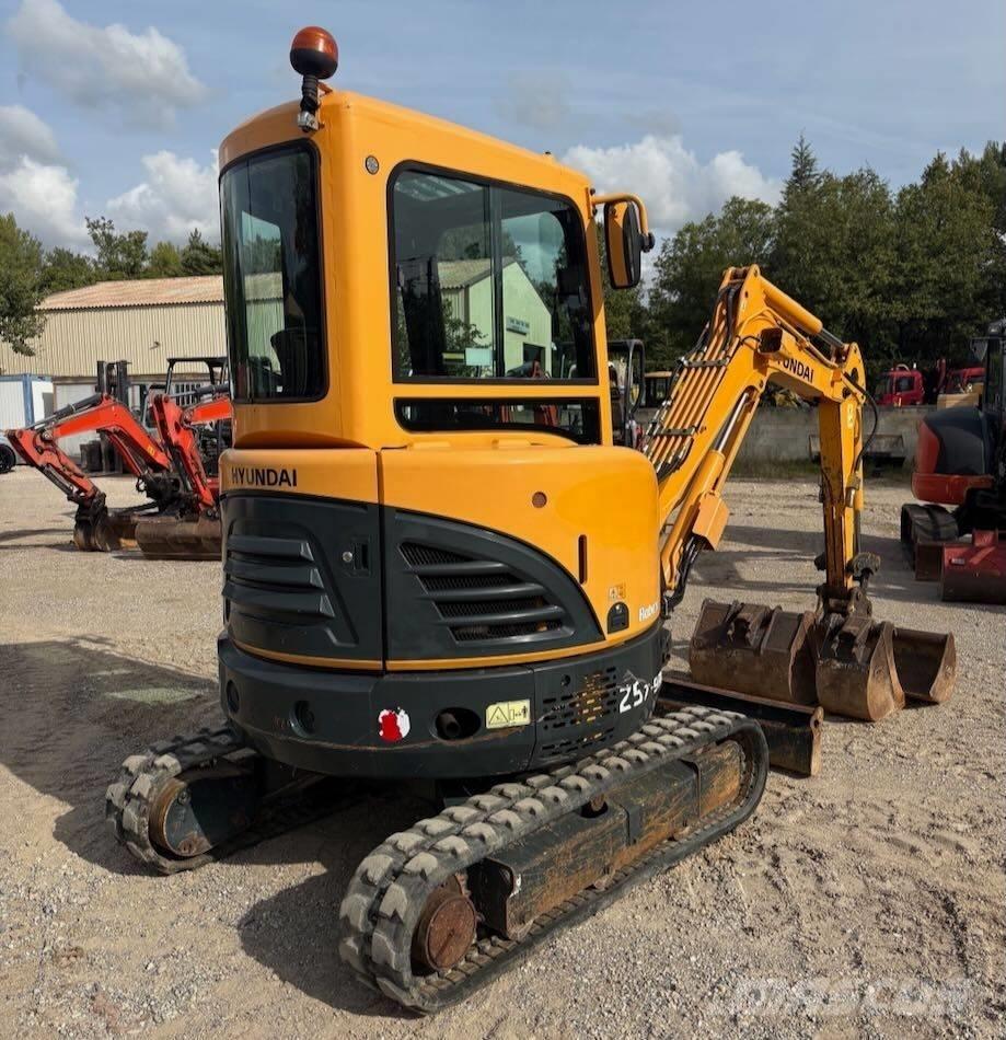 Hyundai R25Z-9 AK Minigraafmachines < 7t