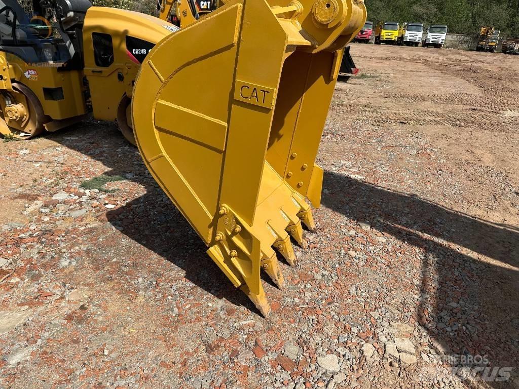 CAT 320 B L Rupsgraafmachines