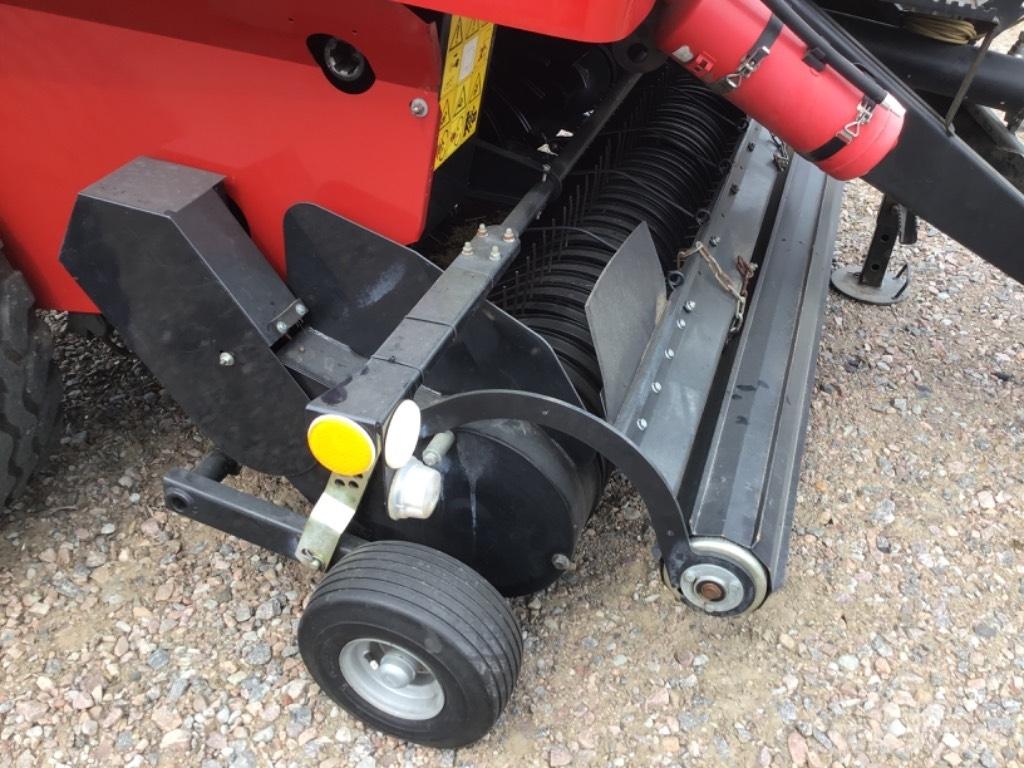 CASE RB 544 Ronde-balenpersen
