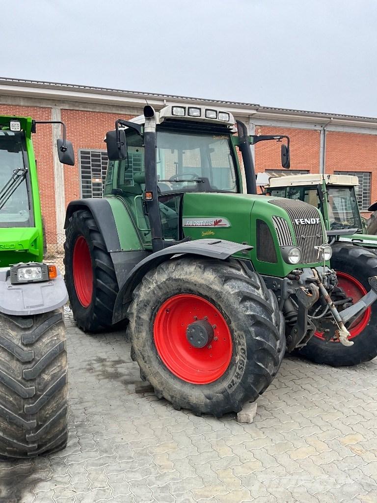 Fendt 716 Vario Tractoren