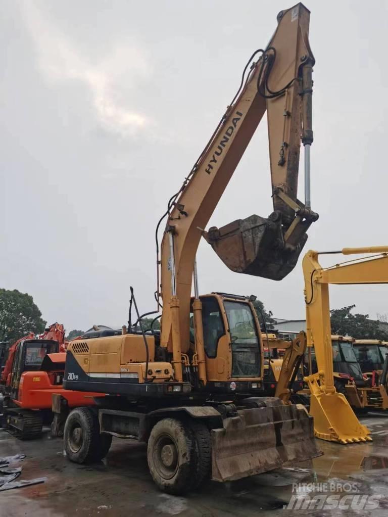 Hyundai R210W-9 Wielgraafmachines