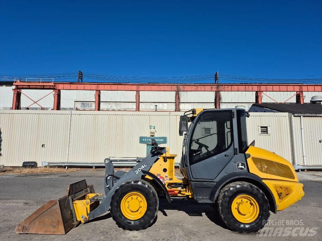 John Deere 204 L Wielladers
