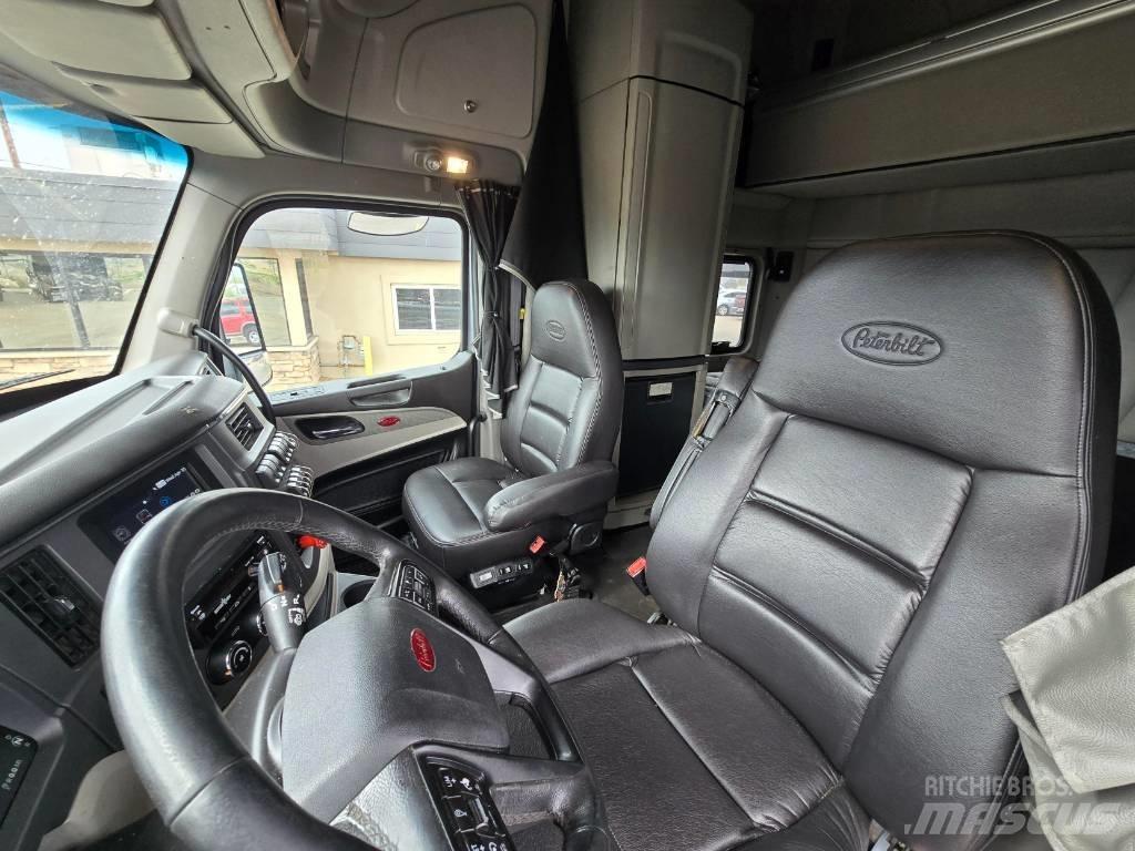 Peterbilt 579 Trekkers