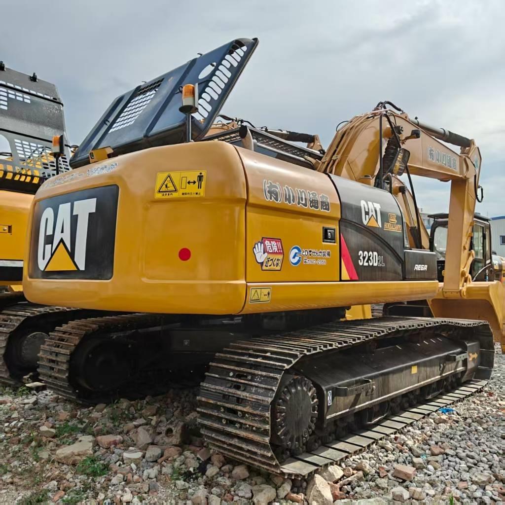 CAT 323D2 Rupsgraafmachines