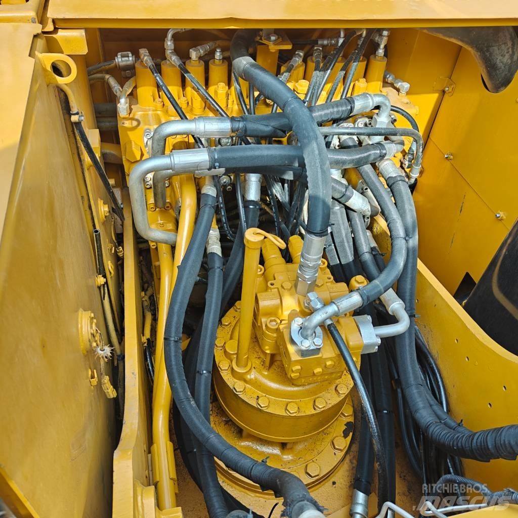 CAT 323D2 Rupsgraafmachines