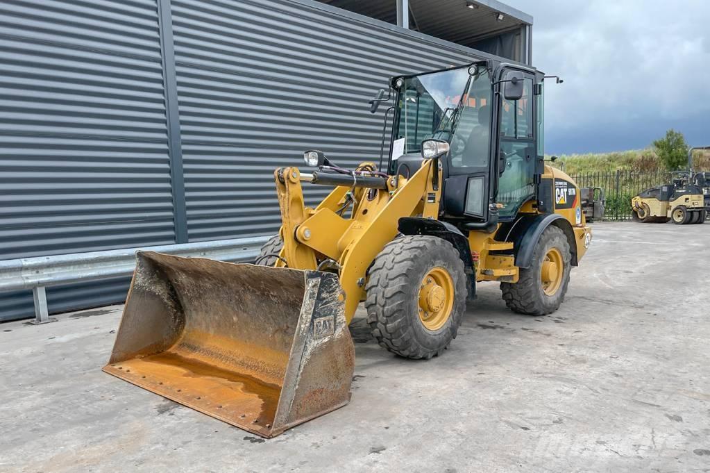 CAT 907M Wielladers