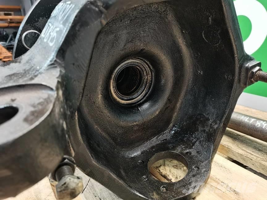 Manitou MHT 790 axle Assen