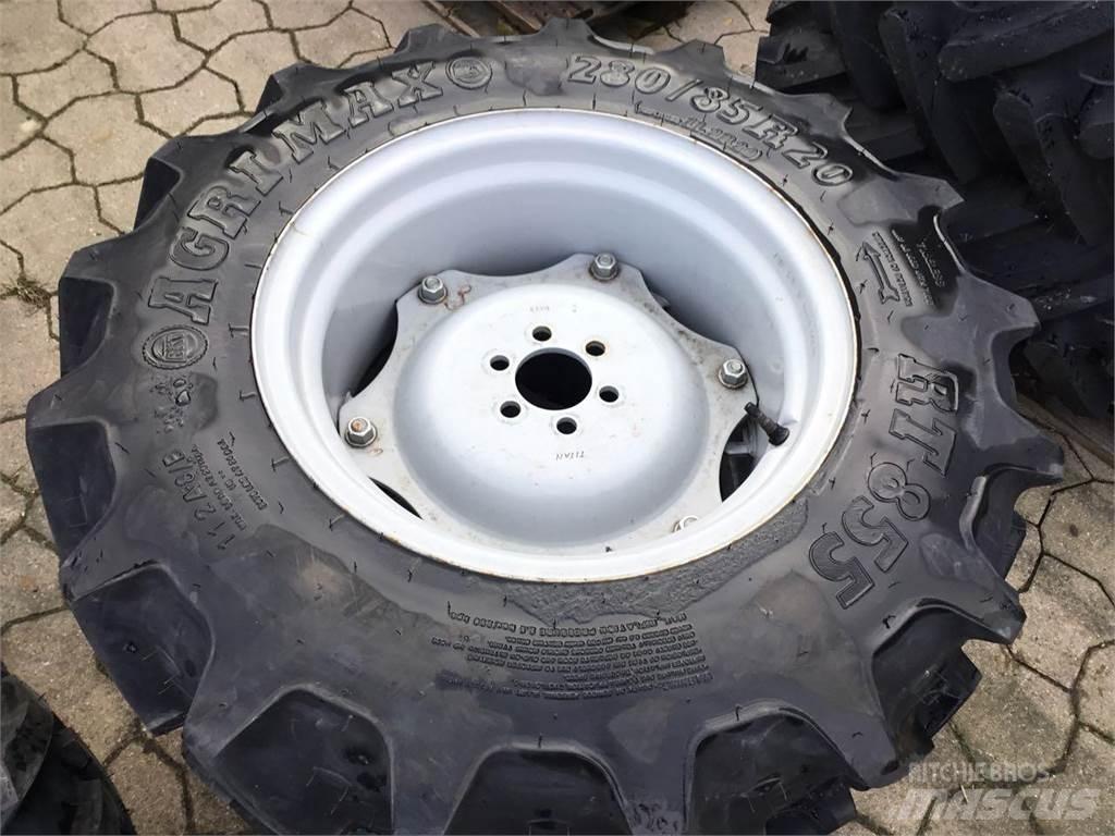 BKT 280/85R20 Banden, wielen en velgen