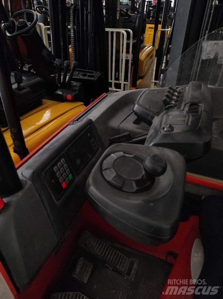 BT RR E 160 M Reachtruck voor hoog niveau