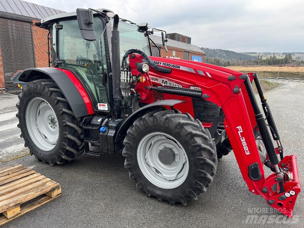 Massey Ferguson 5713 Tractoren
