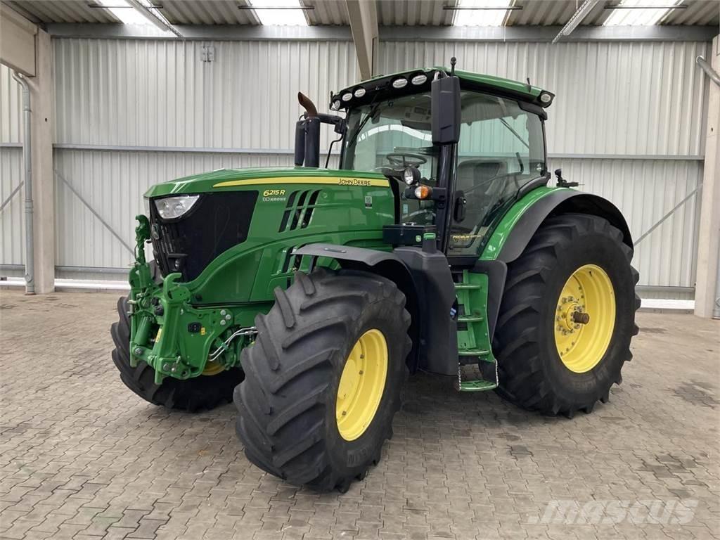 John Deere 6215R Tractoren