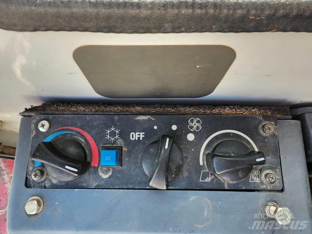 Takeuchi TB 180 FR Rupsgraafmachines