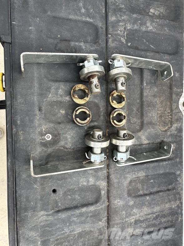  PULLRITE 2900 Banden, wielen en velgen