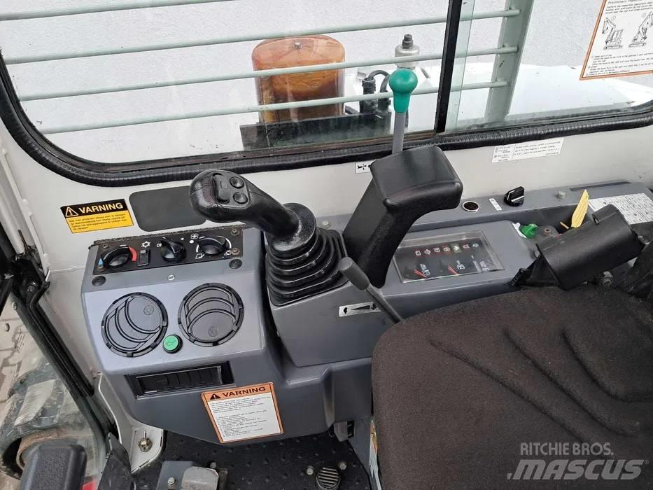 Takeuchi TB 153 FR Rupsgraafmachines