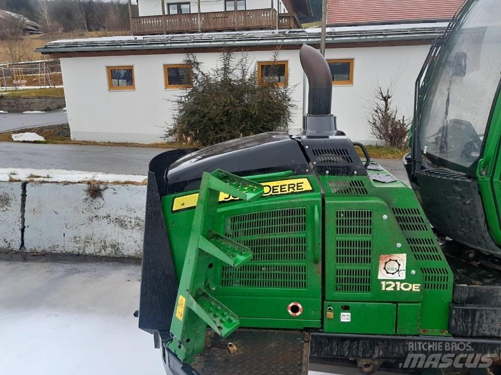 John Deere 1210 E Uitrijwagens