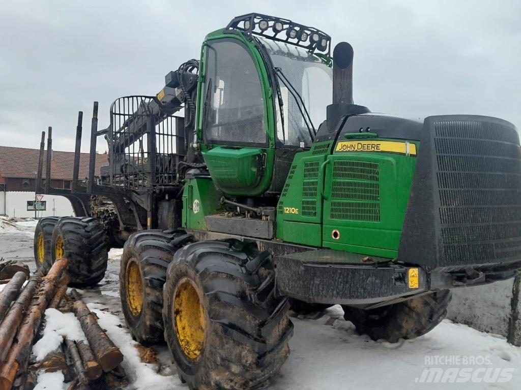 John Deere 1210 E Uitrijwagens