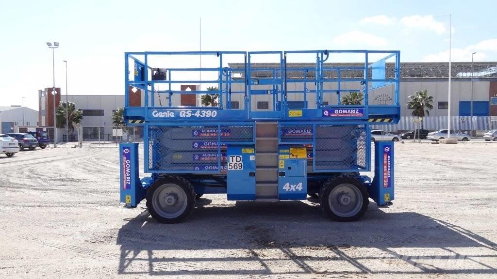 Genie GS 4390 RT Schaarhoogwerkers