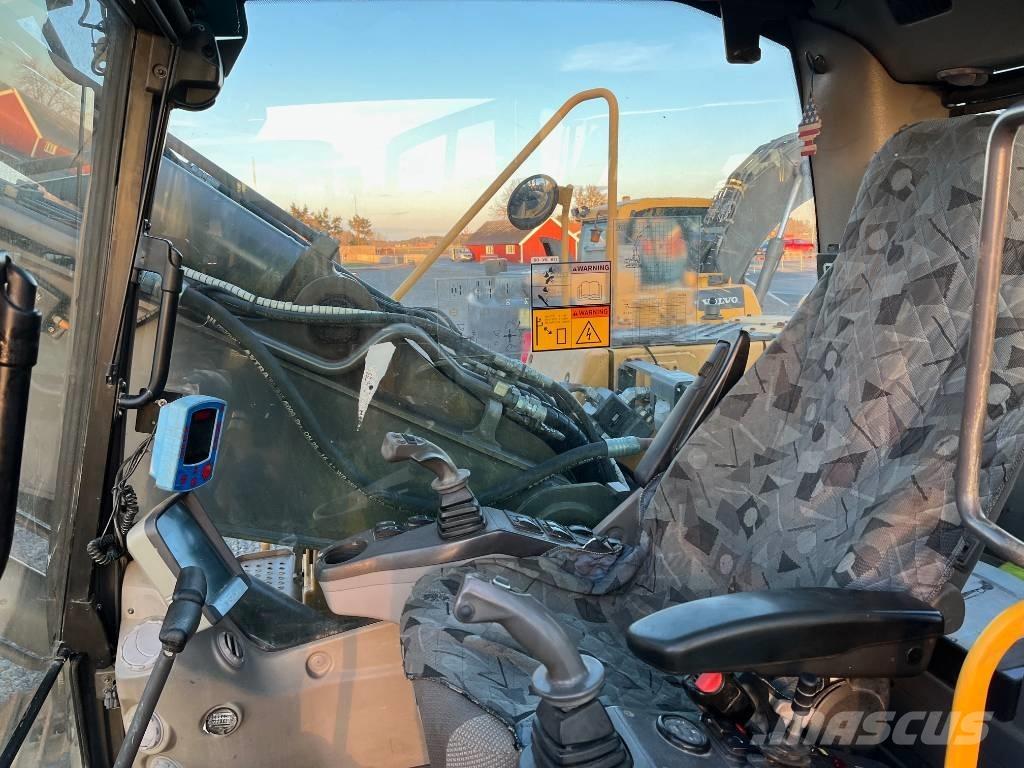 Volvo EC 160 C L Rupsgraafmachines