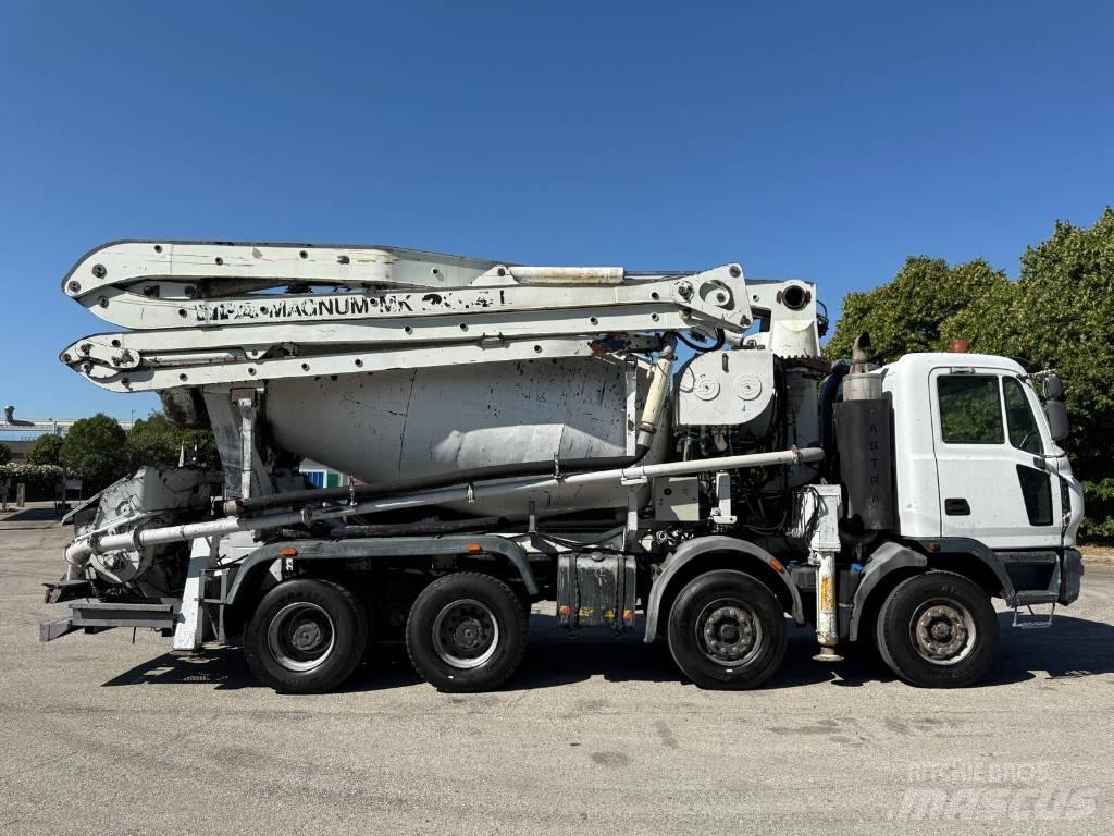 Astra Betonpompa Betonmixers en pompen